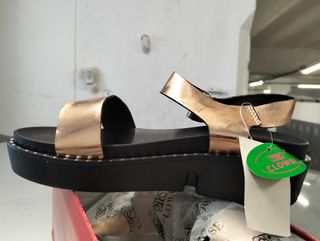 Sandalias plataforma doradas nº37