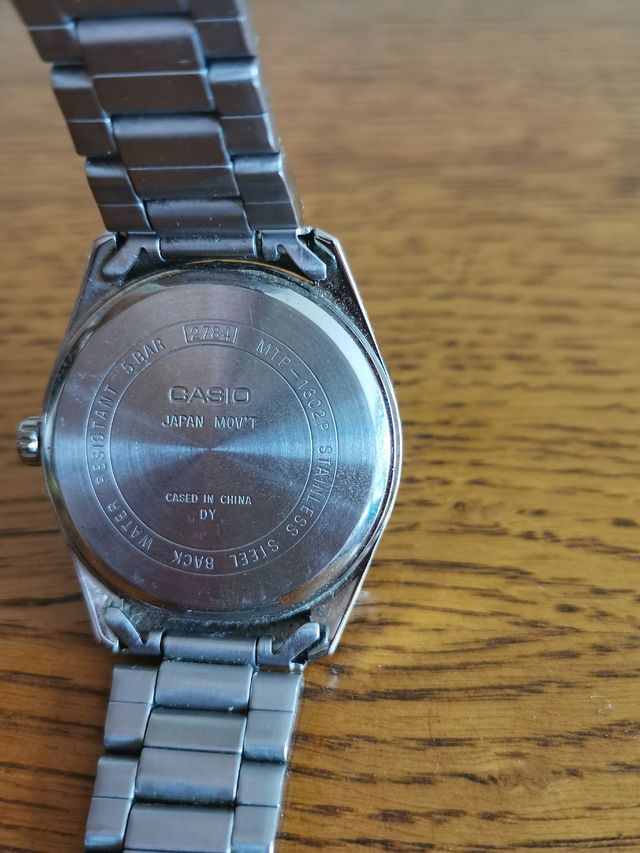 Reloj CASIO caballero,modelo 2784,acero con calend