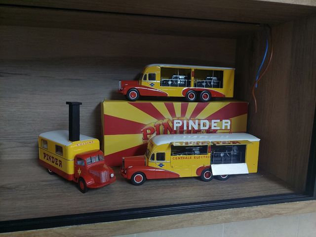 3 camiones circo PINDER miniatura