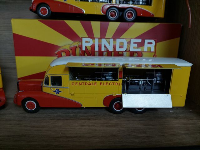 3 camiones circo PINDER miniatura