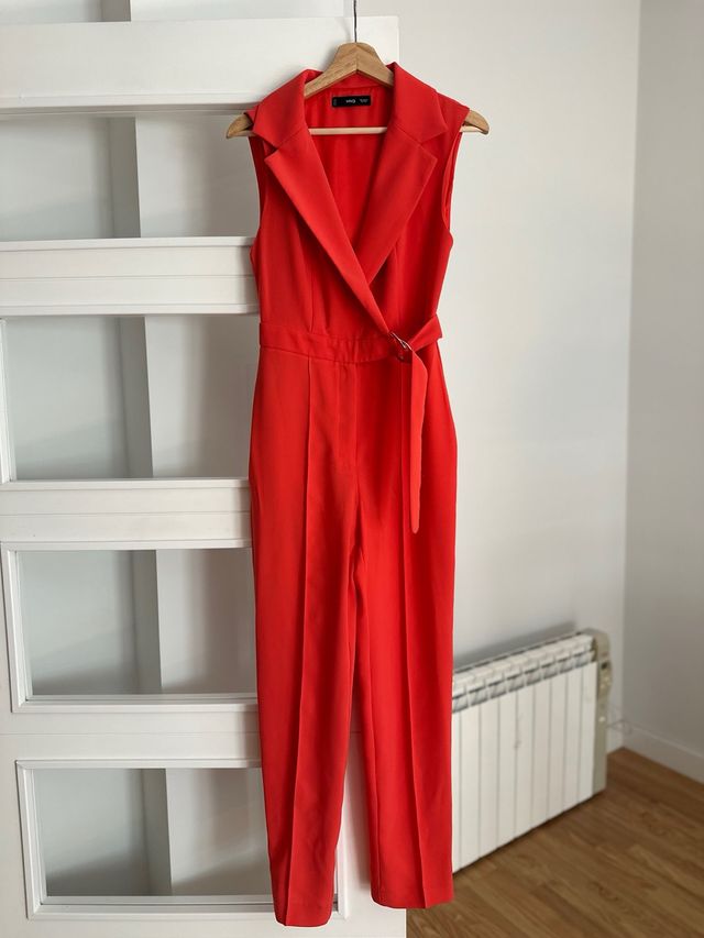 Mono vestido coral Mango