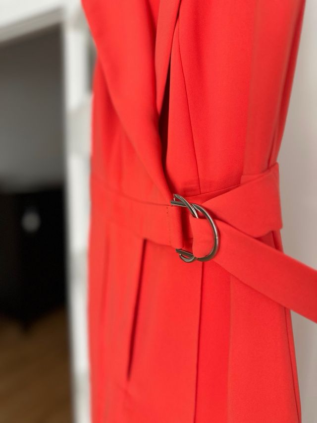 Mono vestido coral Mango