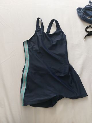 Bañador azul niña.