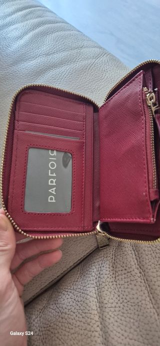 Monedero Parfois beige y rojo
