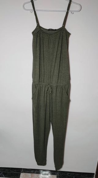 Mono verde caqui talla 38