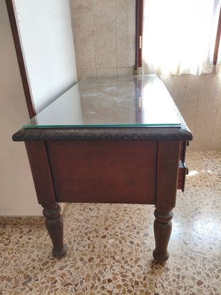 Escritorio antiguo de madera