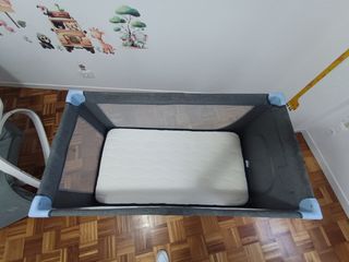 Cuna Kinderkraft con colchón + bañeras 12-36 meses