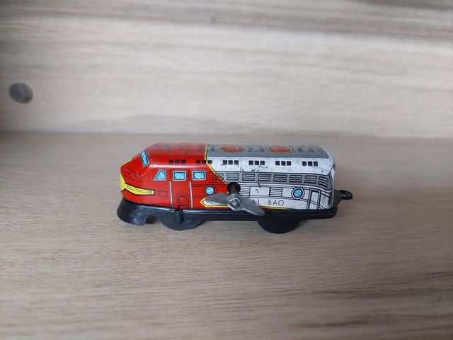 Tren locomotora juguete metálico