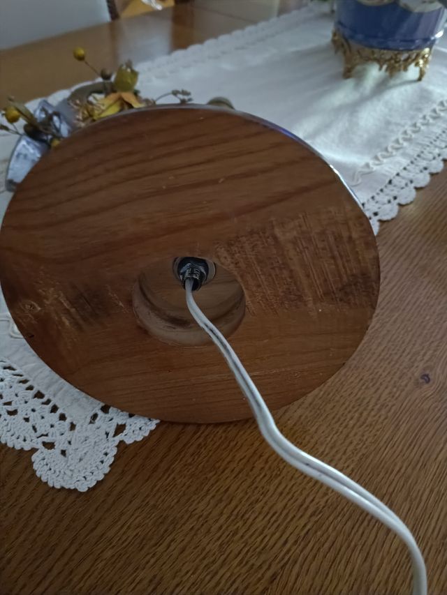 Lámpara sobremesa madera latón