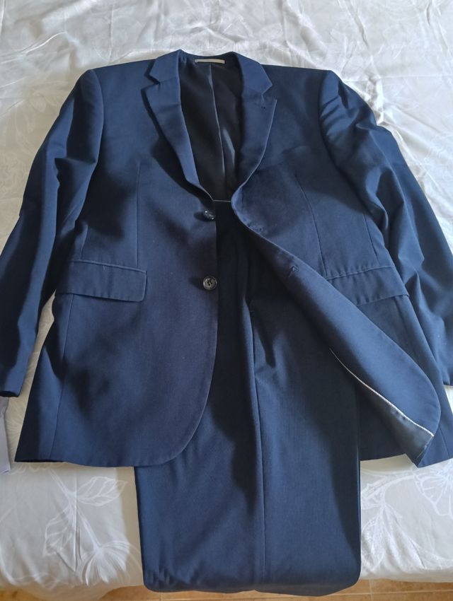 Traje azul marino + camisa