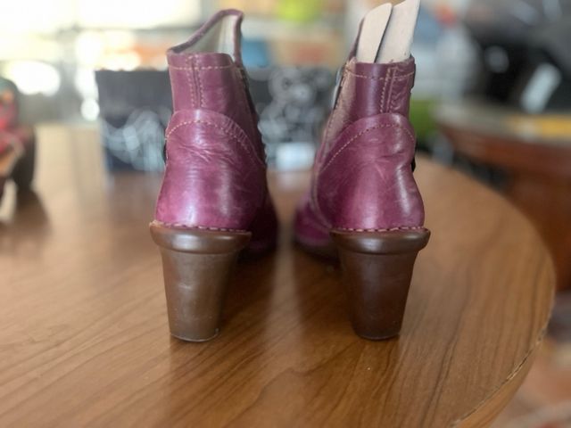 Botines En Naturalista lilas, talla 37