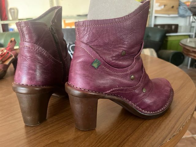 Botines En Naturalista lilas, talla 37
