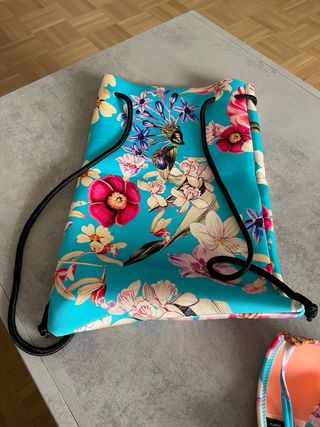 Bikini Triangl nuevo: turquesa y rosa
