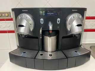Cafetera Nespresso Gemini CS220 Pro
