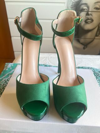 Zapatos tacón verde plataforma
