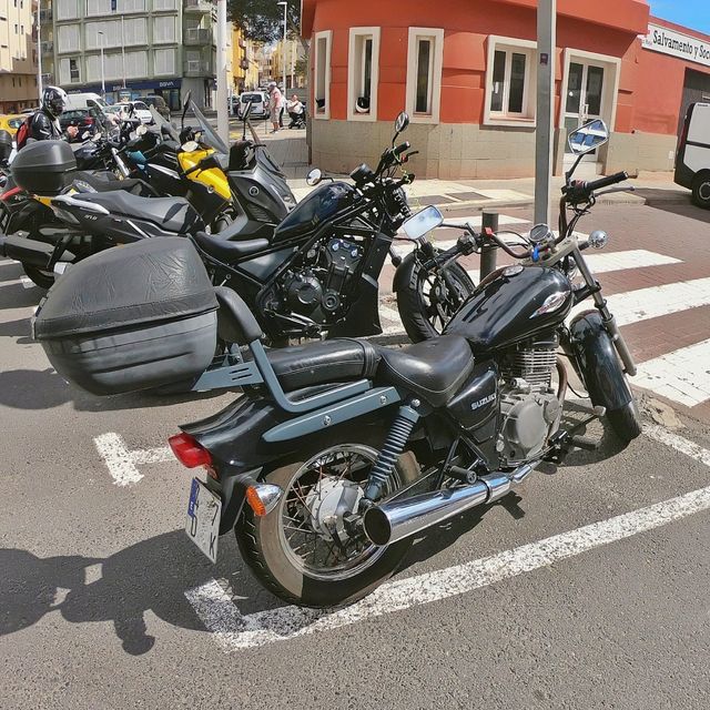 Moto Suzuki Marauder 2005