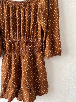 Vestido Pull&Bear marrón - hombros descubiertos