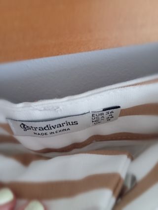 Bermudas Stradivarius rayas beige-blanco