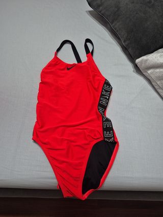 Bañador Nike niña rojo