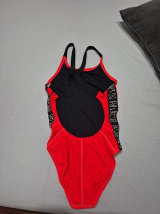 Bañador Nike niña rojo