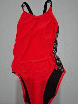 Bañador Nike niña rojo
