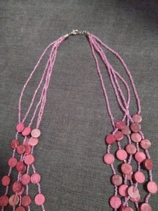 Collar multicapa cuentas fucsia