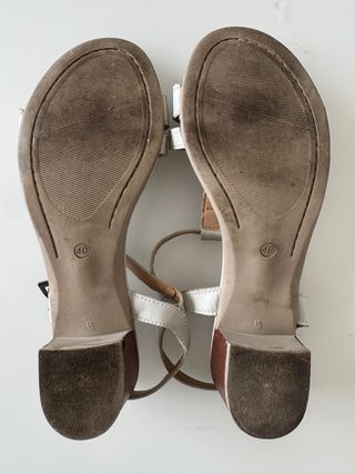 Sandali Pittarello bianchi, tacco basso