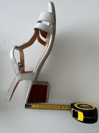 Sandali Pittarello bianchi, tacco basso