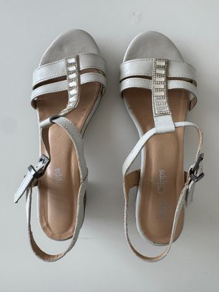 Sandali Pittarello bianchi, tacco basso