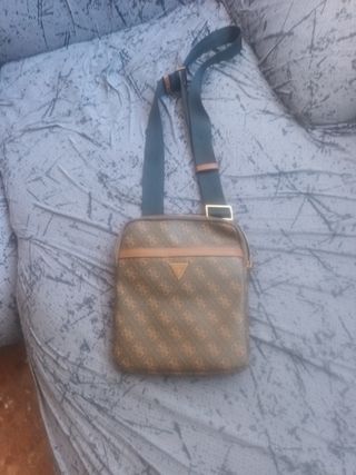 Bolso bandolera Guess marrón
