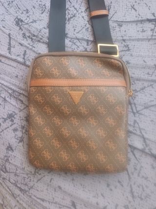 Bolso bandolera Guess marrón