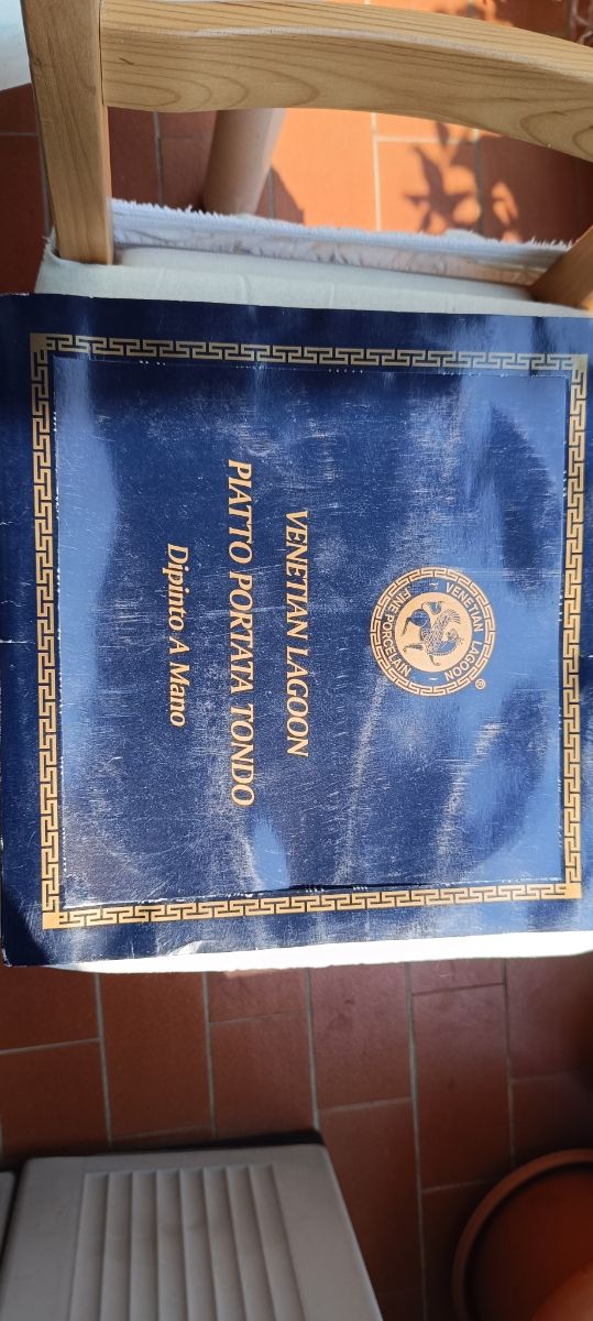 Piatti Decorati a Mano