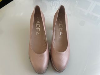 Zapatos tacón rosa nude. De piel T. 40 A estrenar.