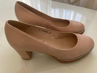 Zapatos tacón rosa nude. De piel T. 40 A estrenar.