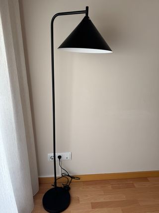 Lámpara pie Sklum