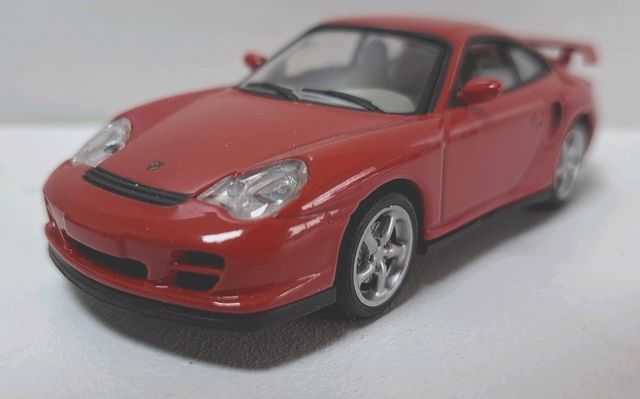 Miniatura Porsche 911 GT2 (1/43)