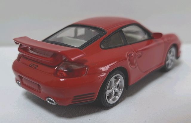Miniatura Porsche 911 GT2 (1/43)