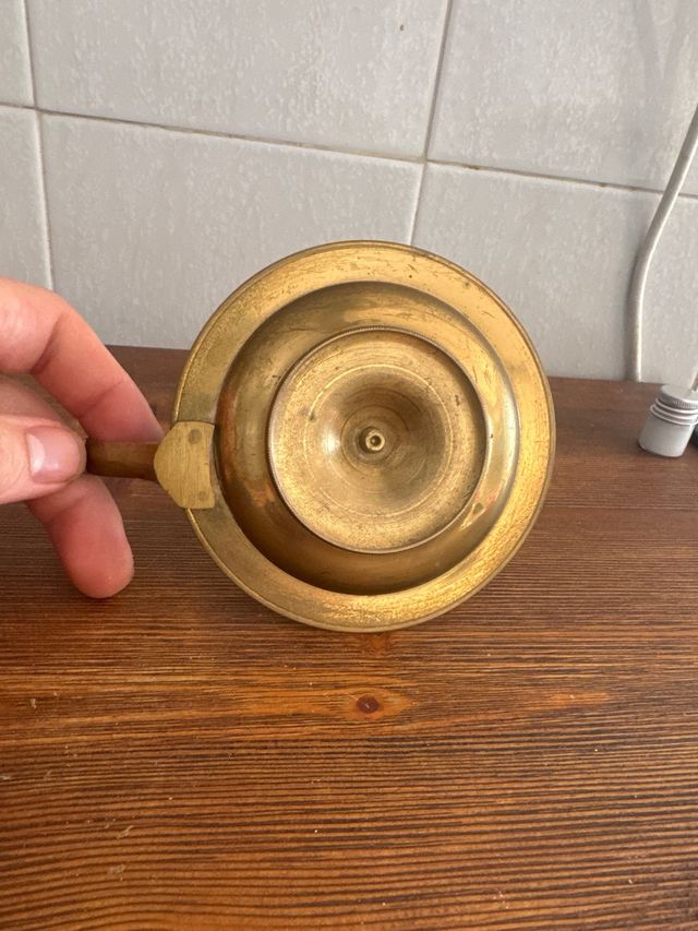 Candeliere in bronzo antico