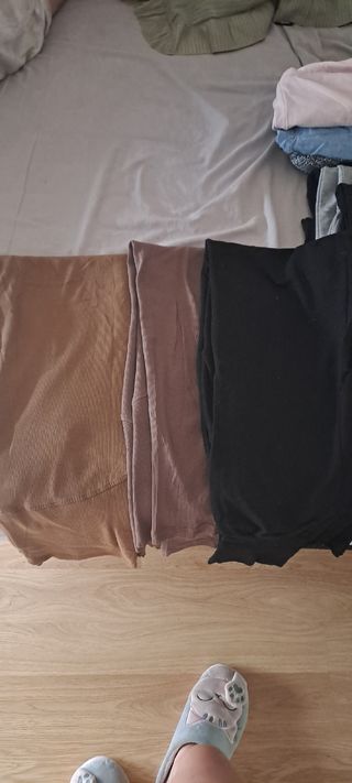 3 Pantalones premamá -Negro, marrón y marron claro