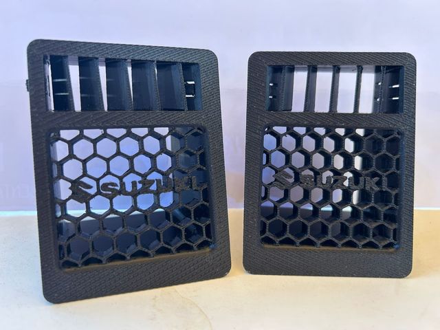 2 Rejillas Suzuki vitara