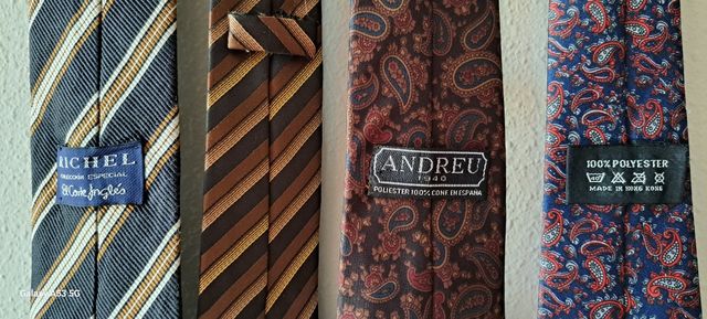 4 Corbatas: Rayas & Paisley