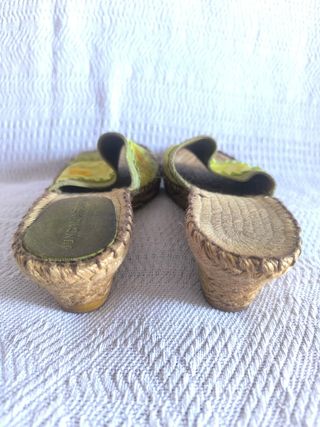 Sandalias de esparto de colores cítricos de Juncal