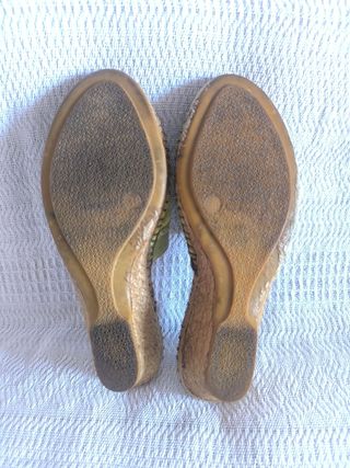 Sandalias de esparto de colores cítricos de Juncal