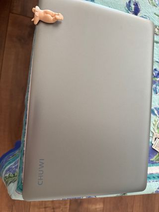 Portátil CHUWI gris plata