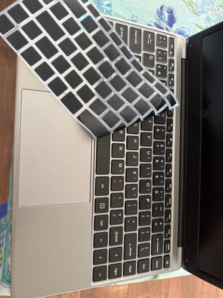 Portátil CHUWI gris plata