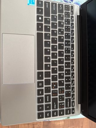Portátil CHUWI gris plata