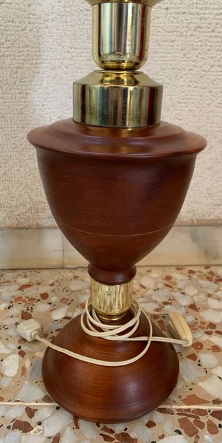 Pie de lámpara madera