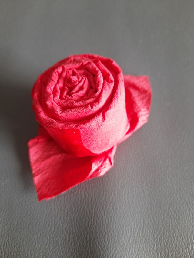 Rosa artigianale carta