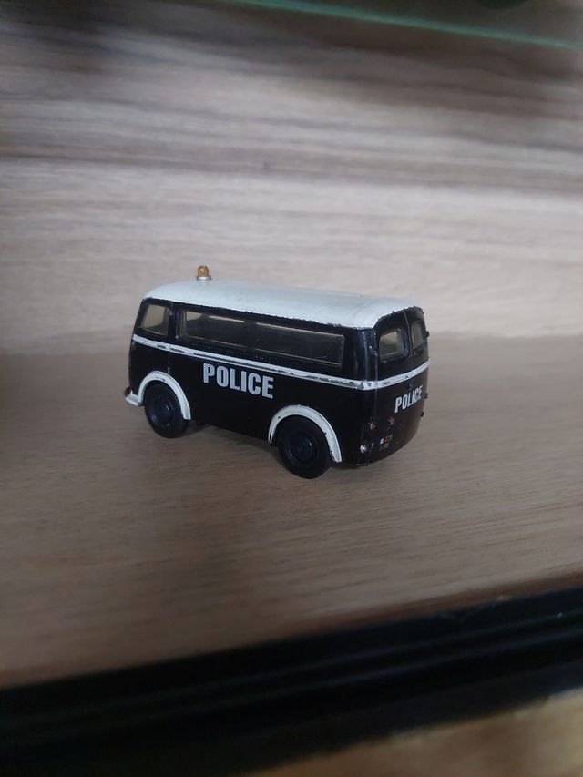 Furgón policía Corgi vintage