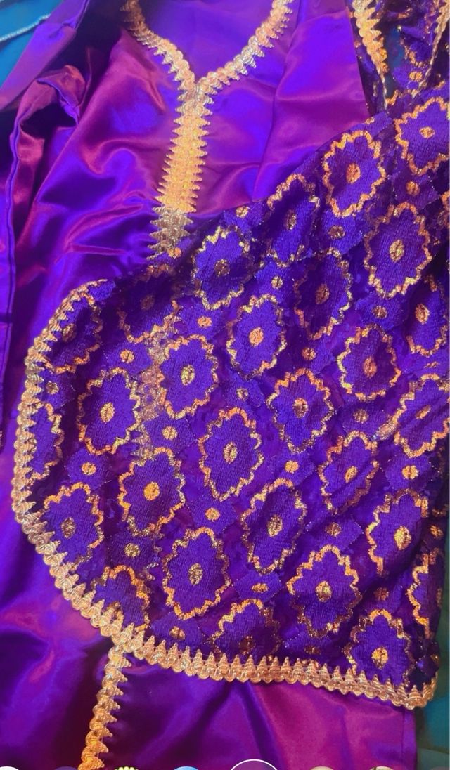 Vestido morado con capa talla 2/3/4/5